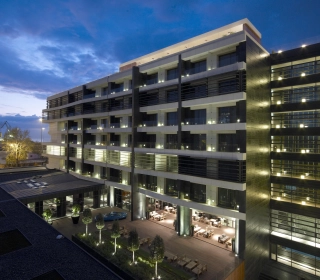 https://www.travelcard.bg/uploads/images/hotel-the-met-chandris-6734b7d92eacc.jpg