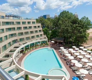 Jeravi-hotel