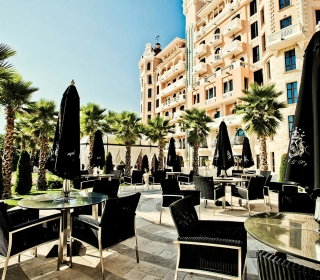 royal castle pool area